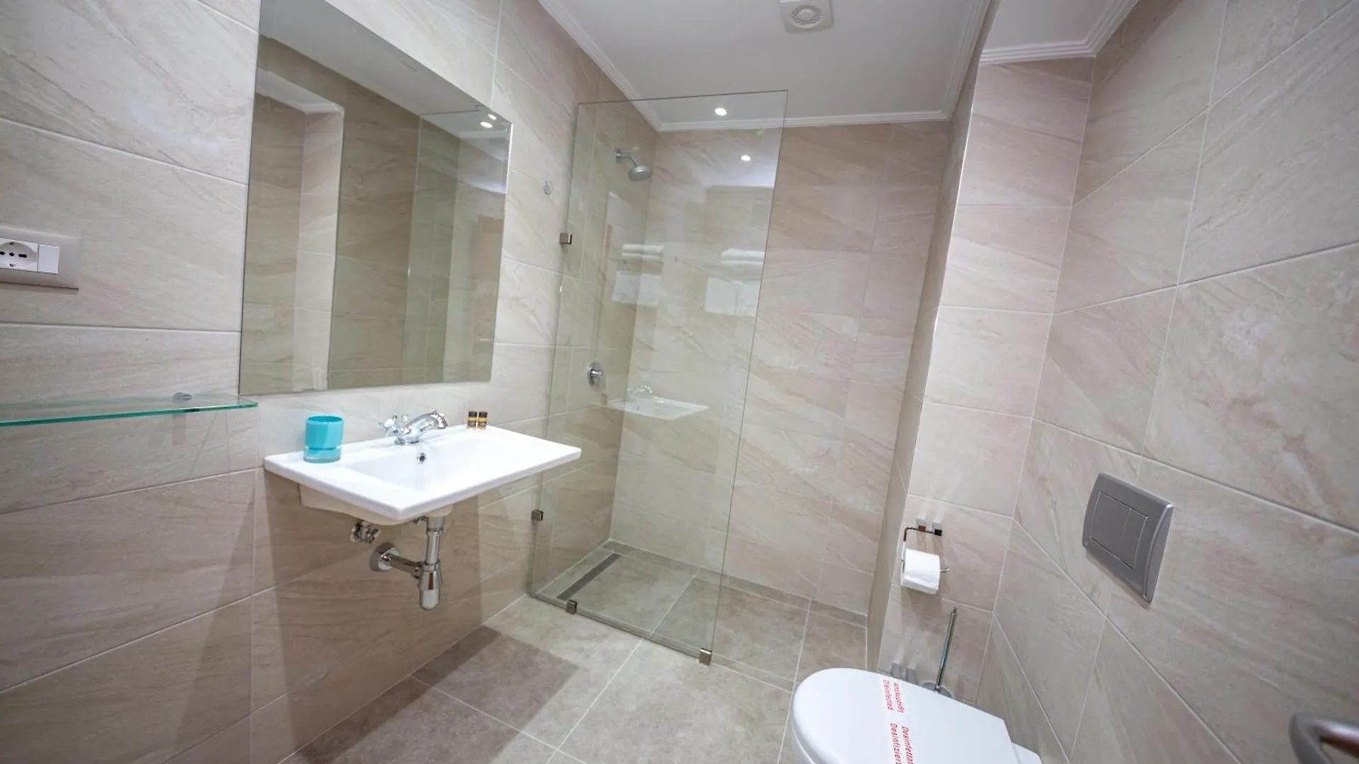 Hotel Borshi